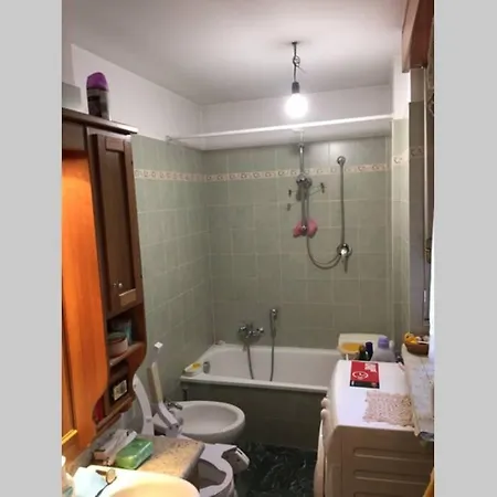 Appartamento Con Parcheggio Pubblico Sotto Casa Saint-Vincent Exterior photo