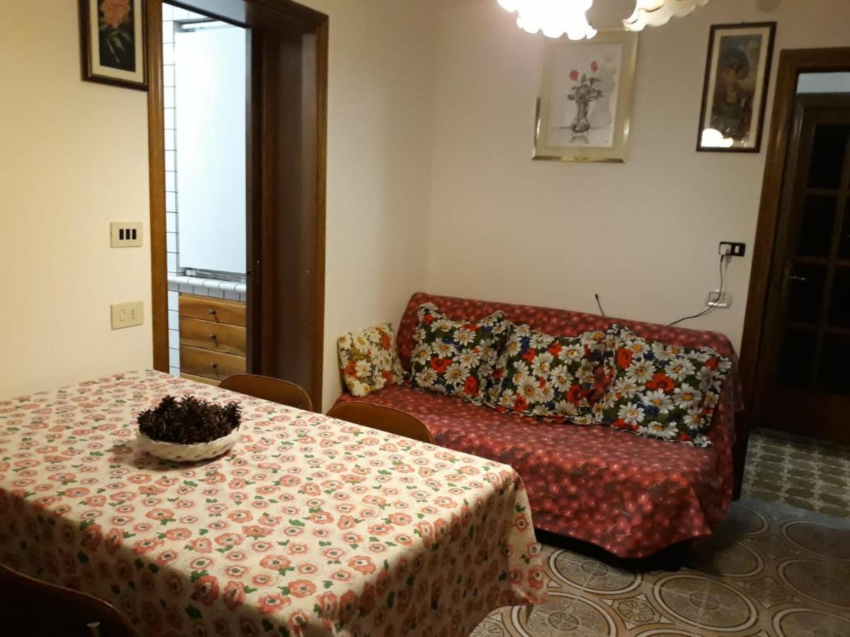 Con Parcheggio Pubblico Sotto Casa Apartment